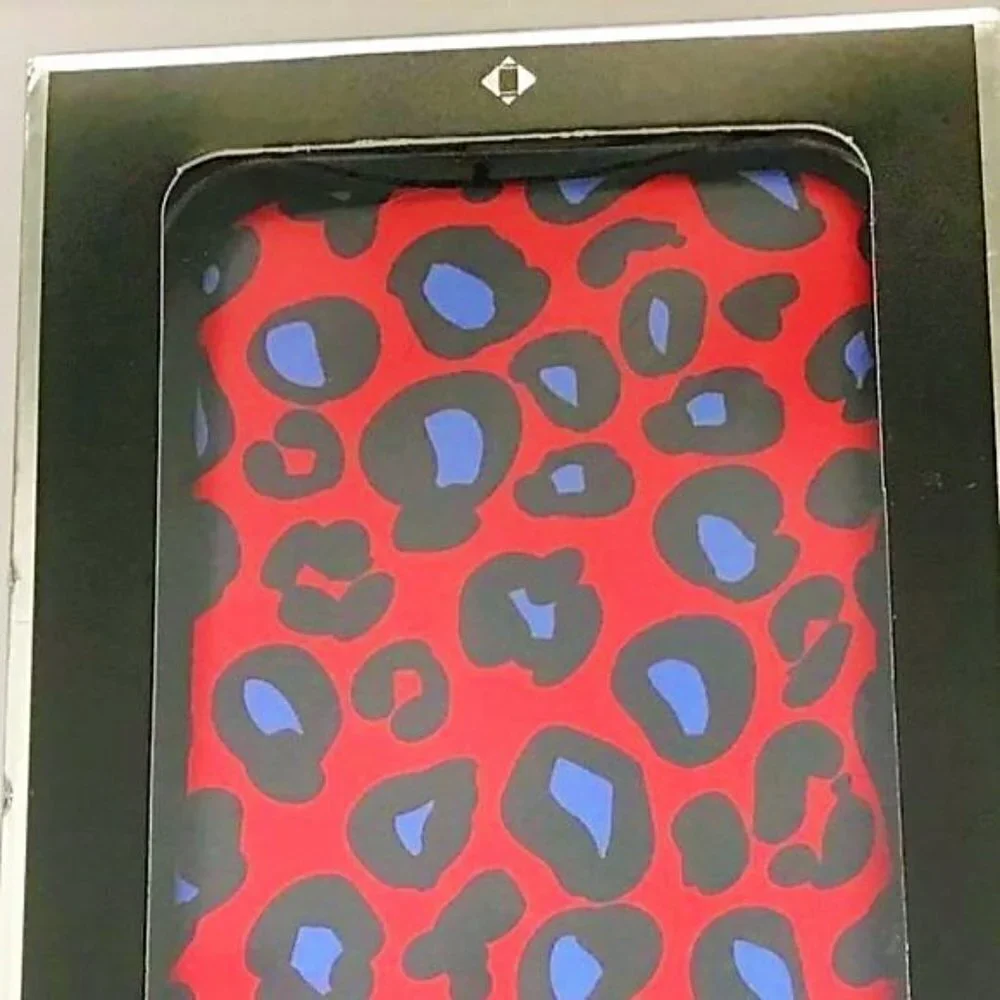 IPHONE 11 MAX INTO THE WILD LEOPARD PHONE CASE